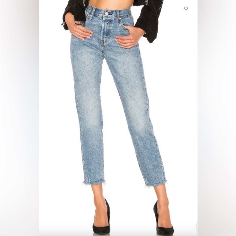 Levi’s Wedgie Straight Fit Ankle High Rise Jeans in light wash